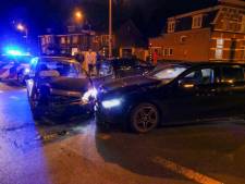 Auto’s botsen op de singel in Enschede, niemand raakt gewond