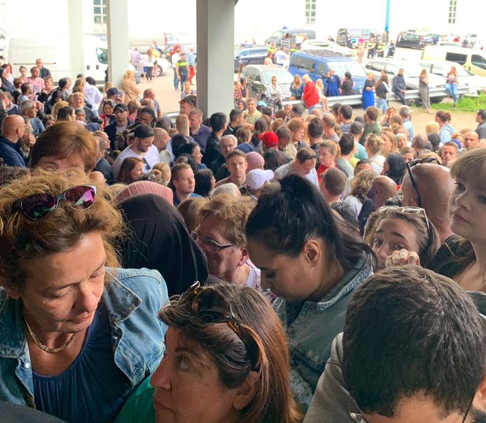 De sale van Blokker leidde tot lange rijen voor het magazijn in Gouda.
