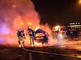 Door het ongeluk vlogen meerdere voertuigen in brand.
