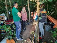 Met de wethouder langs de daklozen in het park: ‘Mijn droom? Een huis en een baan’