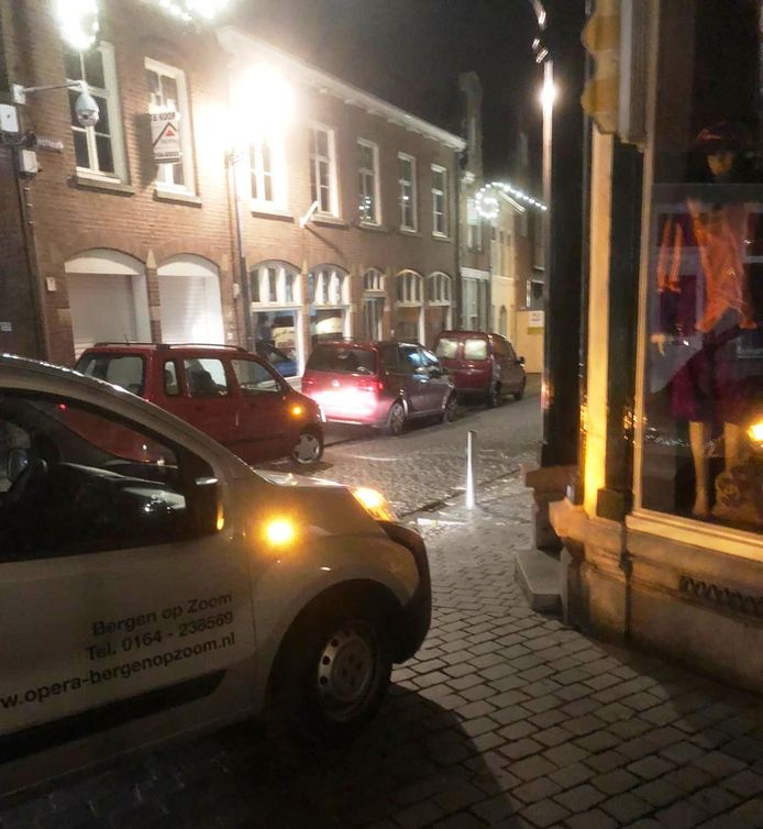 Parkeren op de hoek Bosstraat en Potterstraat. Het is van vele voorbeelden.