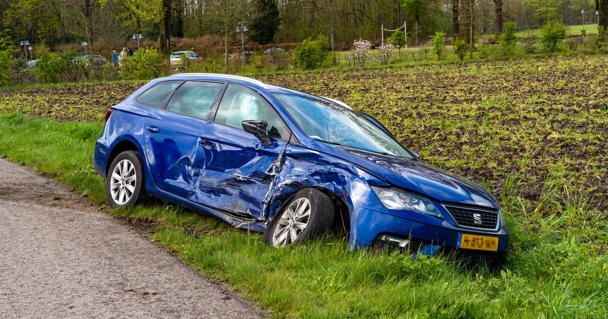 Vrouw gewond door zwaar ongeval bij Uddel, kind wonder boven wonder ongedeerd.