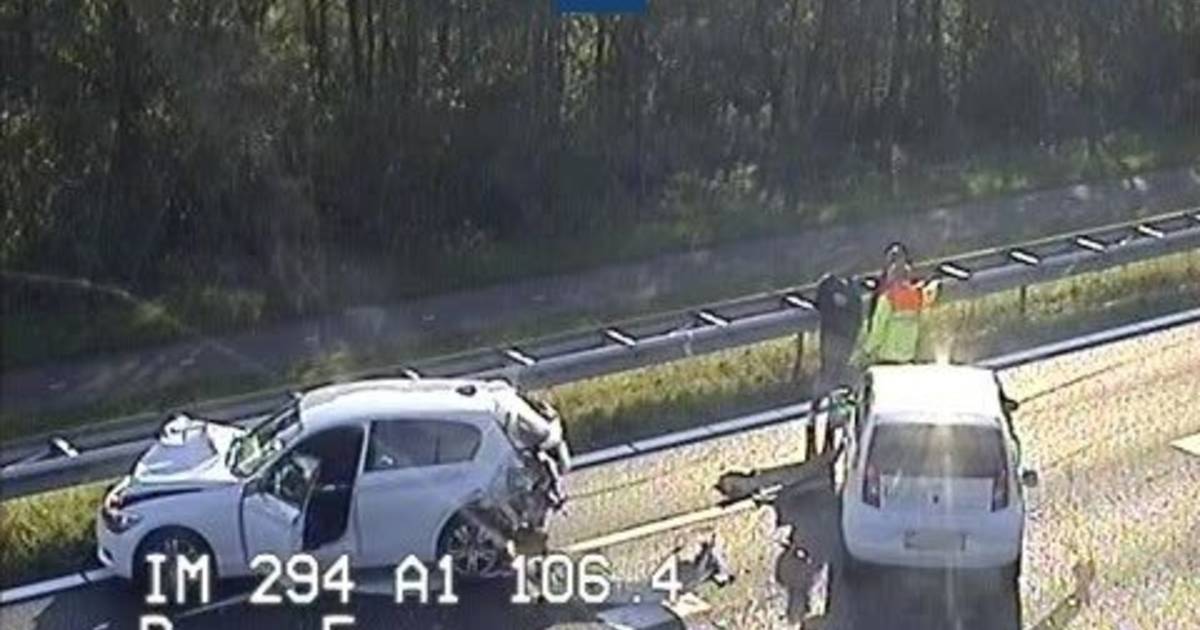 File op A1 bij Deventer door ongeluk met vrachtwagen.
