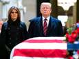 Trump se recueille devant le cercueil de George H.W. Bush