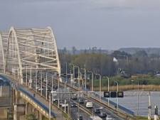 Werkzaamheden aan Merwedebrug zorgden donderdag voor ruim een uur vertraging op de A27 richting Breda