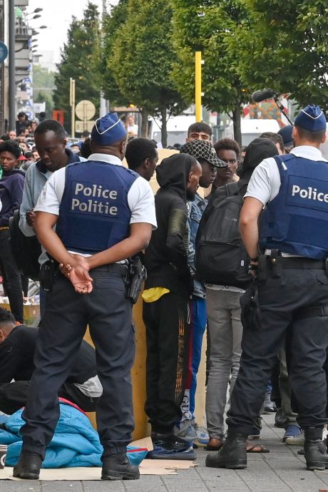 Nuisances au Petit Château: la police est sur place pour évacuer les demandeurs d’asile