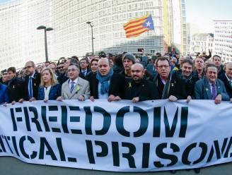 200 Catalaanse burgemeesters bezoeken Brussel, ook tegenstanders roeren zich in hart van Europa