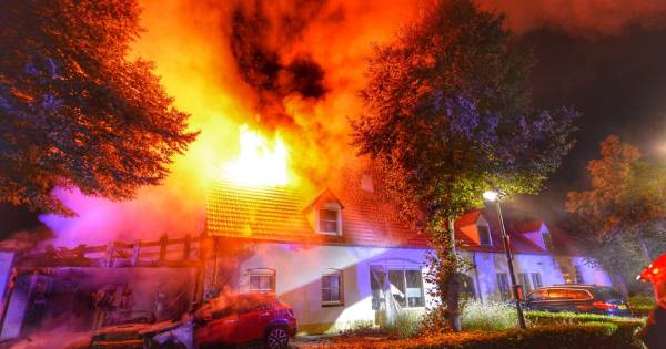Slapeloze nacht door brand in de Weebosch: vermoeden van opzet - Eindhovens Dagblad