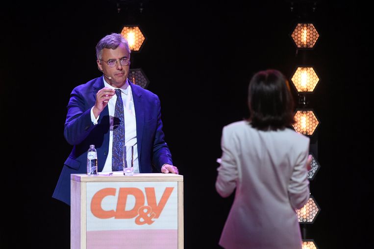 Joachim Coens op een Voka-debat vorige maand. Beeld Photo News