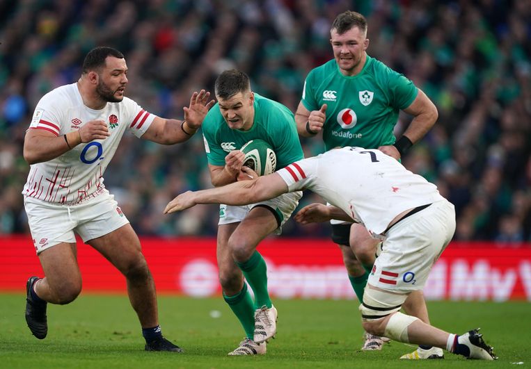 Irish rugby players become World Cup favorites