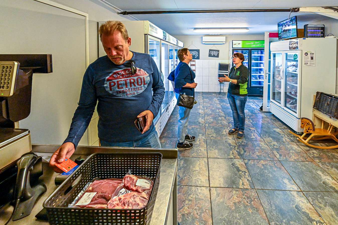 Boerderijwinkels zien enorme boost in klandizie ‘Verse melk is veel lekkerder dan uit een pak