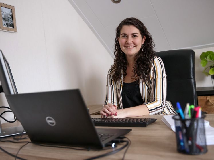 Online redacteur Iris bepaalt welk nieuws jij als eerste ziet: ‘Heftig nieuws wisselen we af met iets luchtigers’