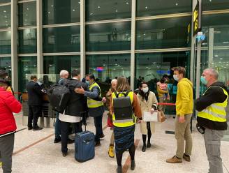 Geheime missie: vliegtuig met gerepatrieerde mensen uit Afghanistan landt in Brussel