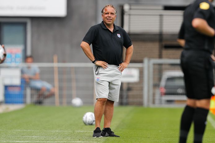 PEC-trainer Art Langeler voelde vrijdag nog geen spanning, maar dat zal zondagmiddag, wanneer de Zwollenaren het seizoen openen tegen Vitesse, ongetwijfeld anders zijn, vermoedt hij.