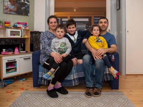 Ljowa (8) mag blijven in zijn geboortestad Amersfoort: ‘Hij kan eindelijk weer écht voluit lachen’