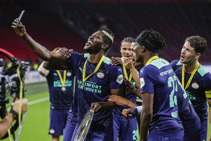 Veel spelers bij PSV wonnen zaterdag hun eerste prijs in hun carrière.