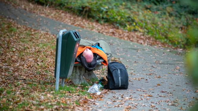 Zwervende man zet buurt al half jaar op stelten: ‘Waarom wordt er niet ingegrepen?’