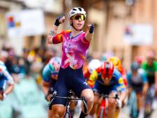 Lorena Wiebes sprint met overmacht naar ritzege in Burgos, Demi Vollering blijft klassementsleidster