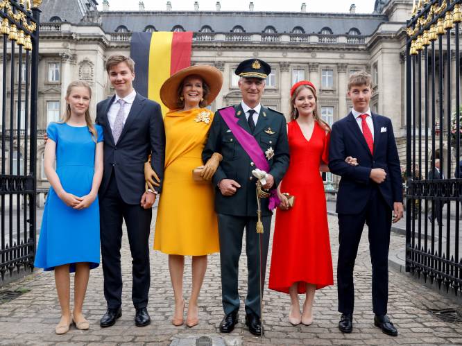 “Elisabeth draagt nu merken zoals Kate Middleton, ze doet haar eigen ding”: wat droegen onze royals en wat betekende dat?