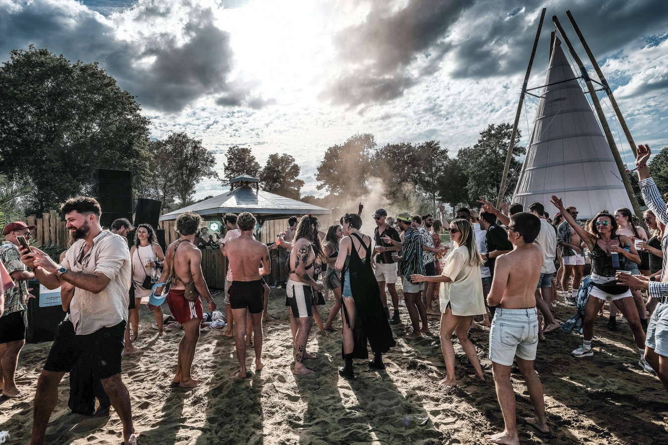 Lago Lago kan blijvertje worden ontspannen festivalsfeertje op en rond