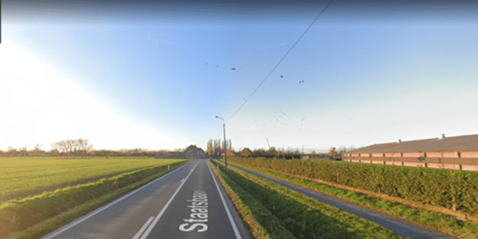 Het ongeval gebeurde op de in de buurt van het kruispunt met de Ongarijstraat en het restaurant Tapui.