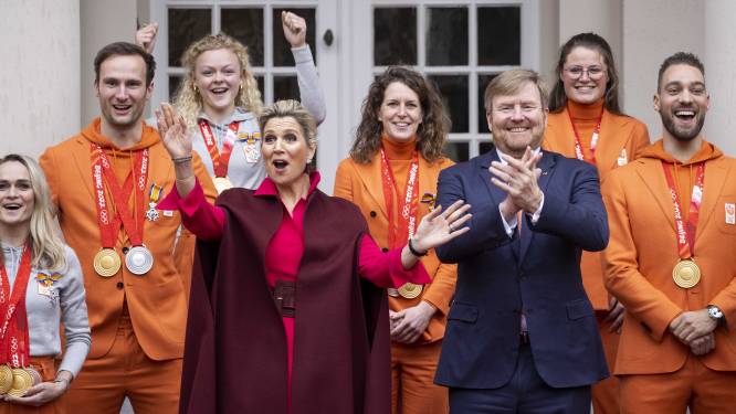 Medaillewinnaars stralen met Willem-Alexander en Máxima op bordes, Ireen Wüst benoemd tot Commandeur