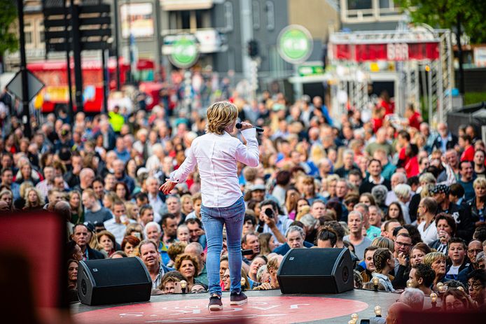 Het Festival van het Levenslied heeft al plannen om te recyclen. De organisatie wil werken met zachte bekers en denkt erover om bezoekers bij de ingang 1 á 2 bonnen te geven waarmee naast een drankje ook een beker kan worden gehaald.