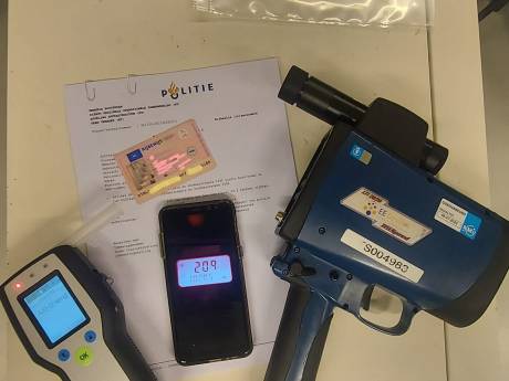 Bestuurder met alcohol op 209 km/u op de A15 (en dat komt hem duur te staan)