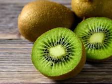 Keukenheks: zo snij je je kiwi gemakkelijk in nette stukjes