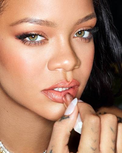 Tout ce que l'on sait déjà sur la gamme de soins pour la peau lancée par Rihanna