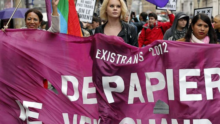 Parade voor de rechten van transseksuelen in Parijs in oktober. Beeld AFP