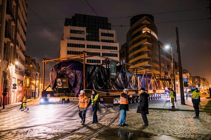 Passage van het transport aan de Sint-Pietersvliet.
