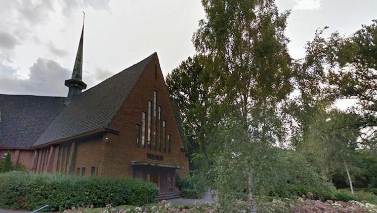 De Pauluskerk in Amstelveen, waar de bunker in de buurt ligt. Beeld Google Street View
