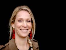 Hélène Hendriks neemt presentatie HLF8 over van Johnny de Mol