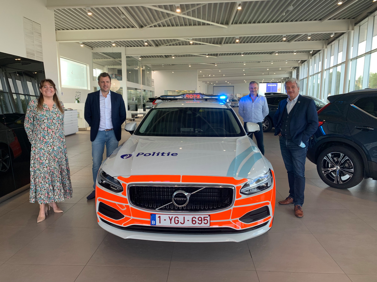 Wagenpark van politie Westkust uitgebreid nieuwe Volvo V90 voor de