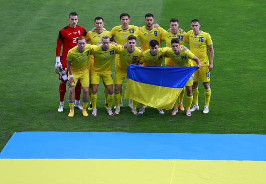 乌克兰队球员在与摩尔多瓦队的友谊赛前。 