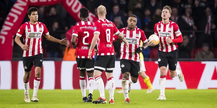 PSV won het laatste duel voor de winterstop van AZ.