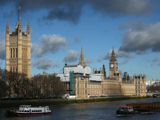 Handtastelijke politici en minister "met wie je niet in een taxi wil stappen": vrouwen in Brits parlement waarschuwen elkaar voor seksuele roofdieren