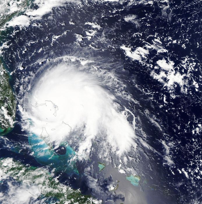 Dorian haalde windsnelheden van ongeveer 300 kilometer per uur en trok dwars over de noordelijke eilandjes van de Bahama’s. De orkaan richtte er een immense ravage aan.