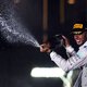 Hamilton slaat toe na pech van Rosberg