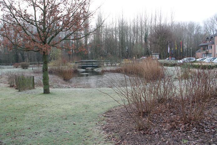 Het park bij assistentiewoningen De Ermitage in Ingelmunster.