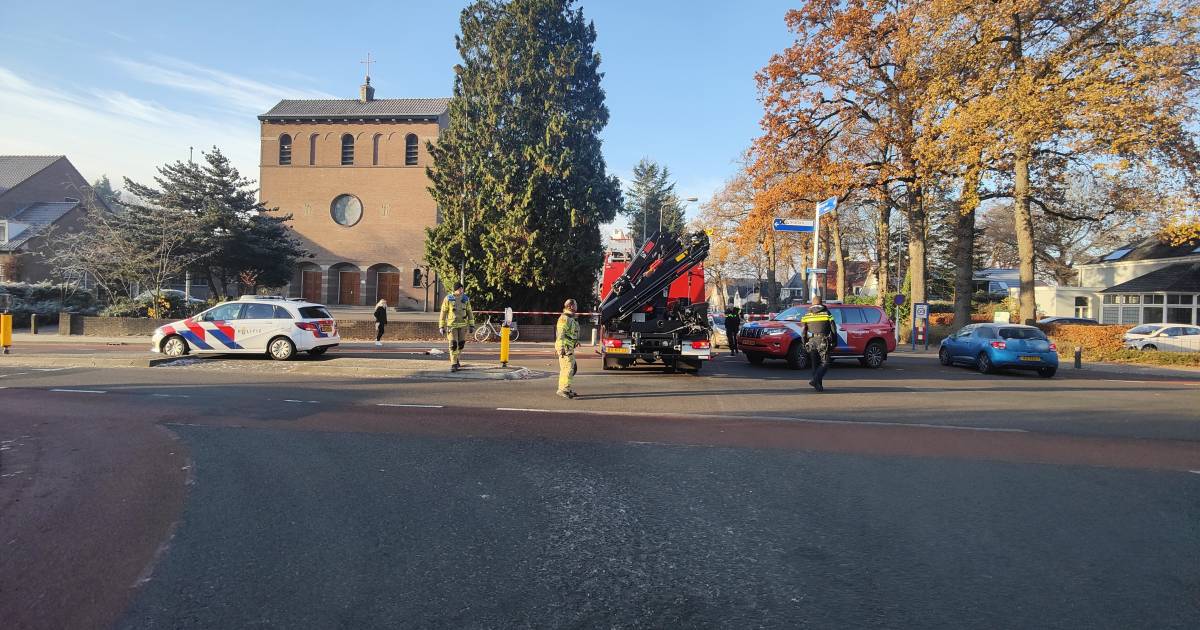 Fietser ernstig gewond na aanrijding met auto: tweede ongeluk in één ochtend in Ede.