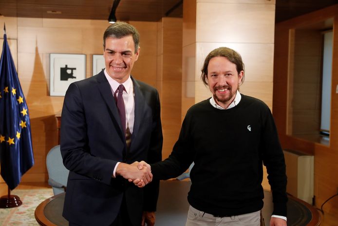 Premier Pedro Sánchez en Podemos-voorzitter Pablo Iglesias na hun ontmoeting vanmiddag.