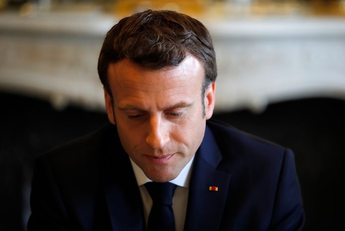 De Franse president Emmanuel Macron neemt een harde positie in de brexitgesprekken in.