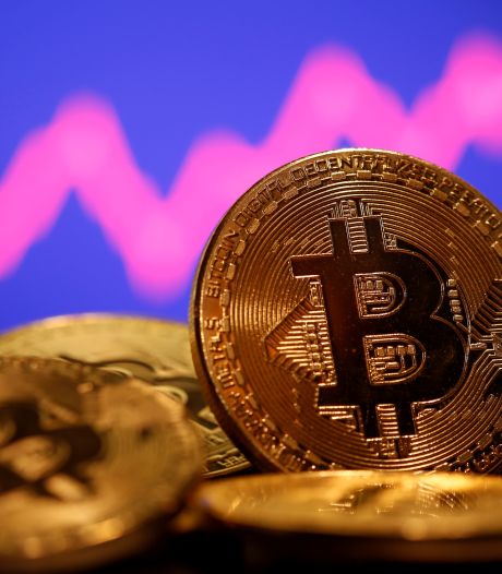 Waarde bitcoin duikt omlaag na recordstijging