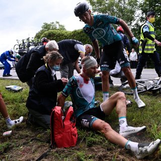 Roep om hekken langs parcours Tour klinkt na valpartij ...