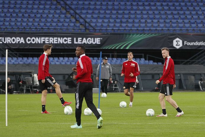 Spelers van FC Union Berlin tijdens een training in De Kuip.