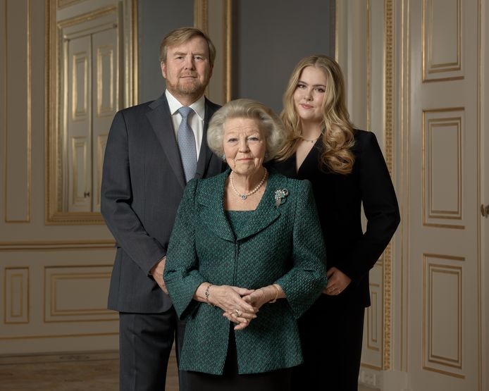 Koning Willem Alexander , Prinses Beatrix en Kroonprinses Amalia