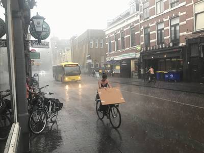 LIVE: Noodweer losgebarsten, hagelstenen van drie centimeter groot