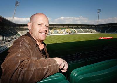 'Geef aandeel ADO aan supporters